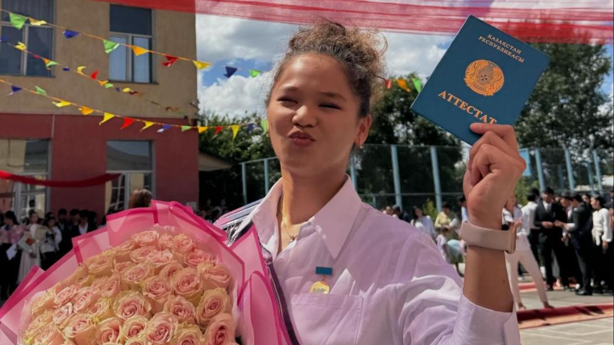 Жібек Құлымбетова Жібек Құлымбетова
