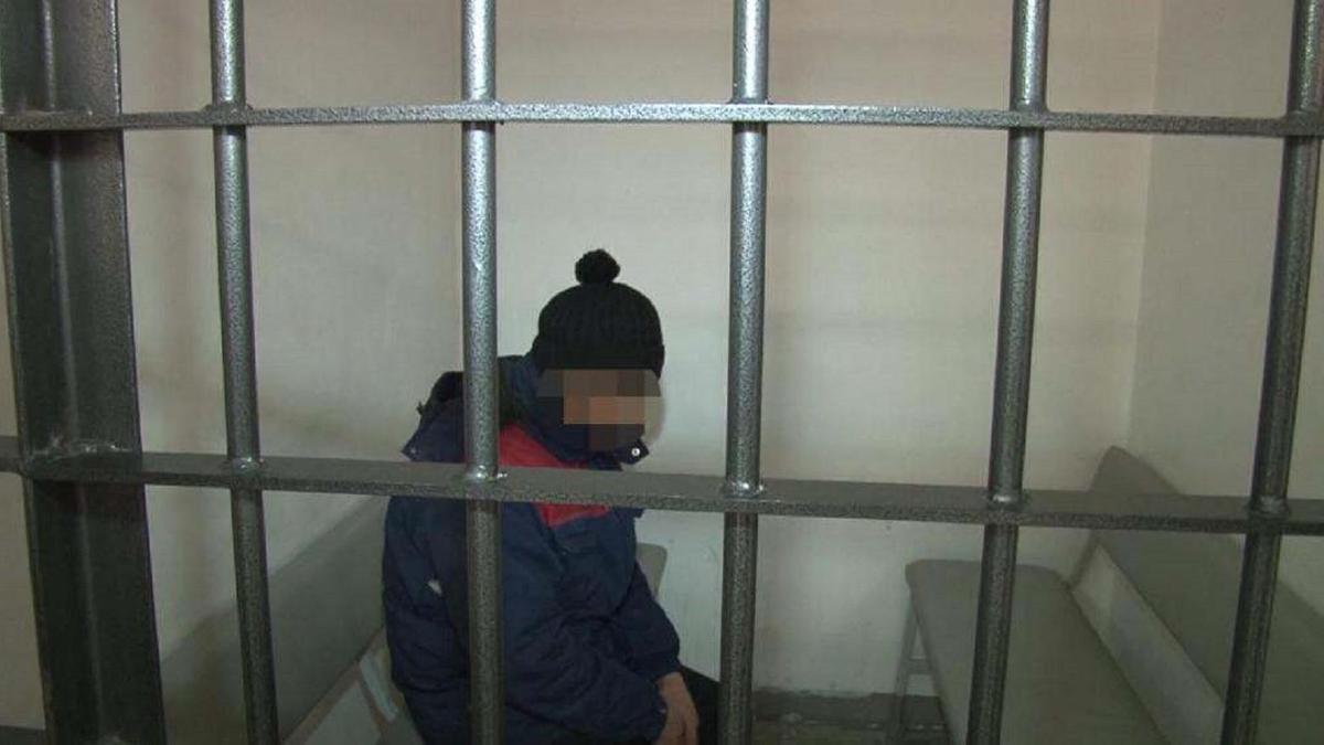 Әкімшілік қамауға алынған жүргізуші Әкімшілік қамауға алынған жүргізуші