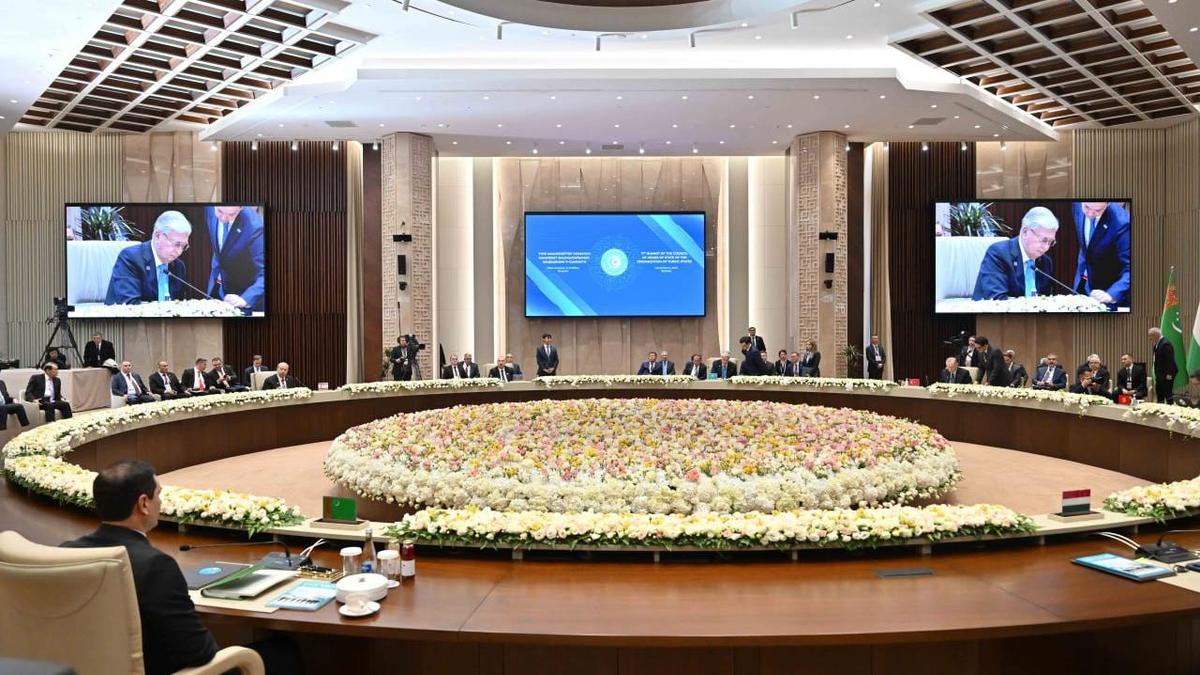 Түркі мемлекеттерінің саммитіне қатысушылар Түркі мемлекеттерінің саммитіне қатысушылар