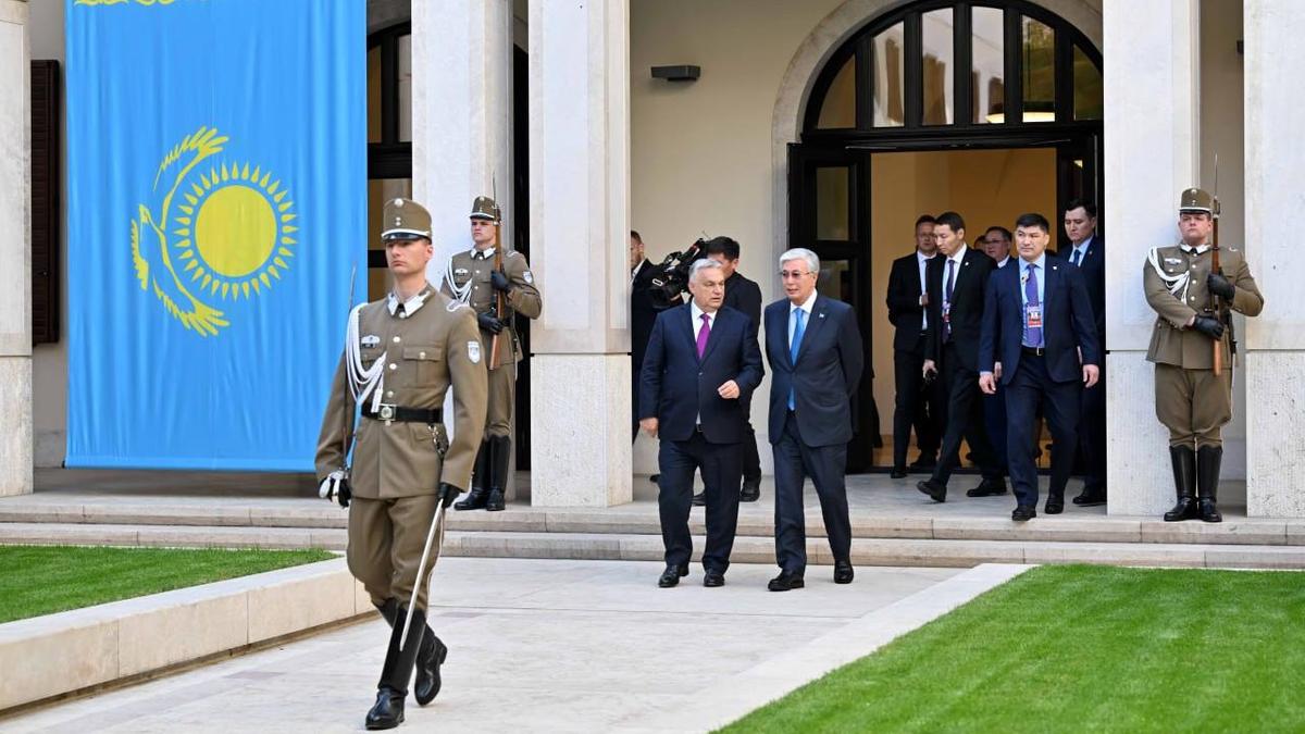 Тоқаев және Венгрия премьер-министрі