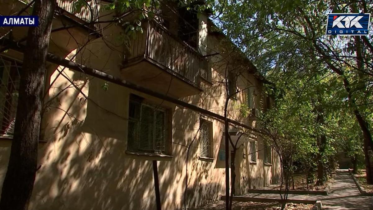 Аварийная двухэтажка в Алматы