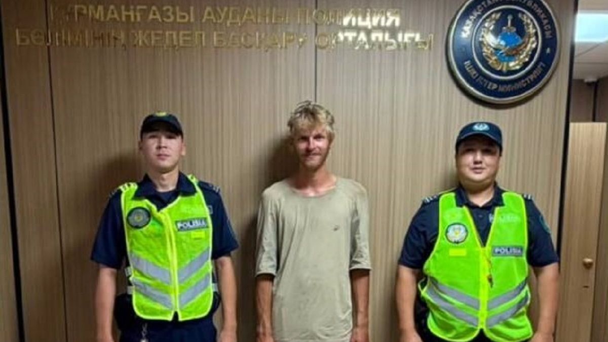Турист из Франции и полицейские
