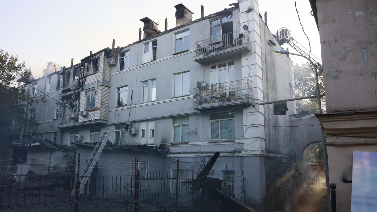 Полиция расследует пожар в центре Алматы