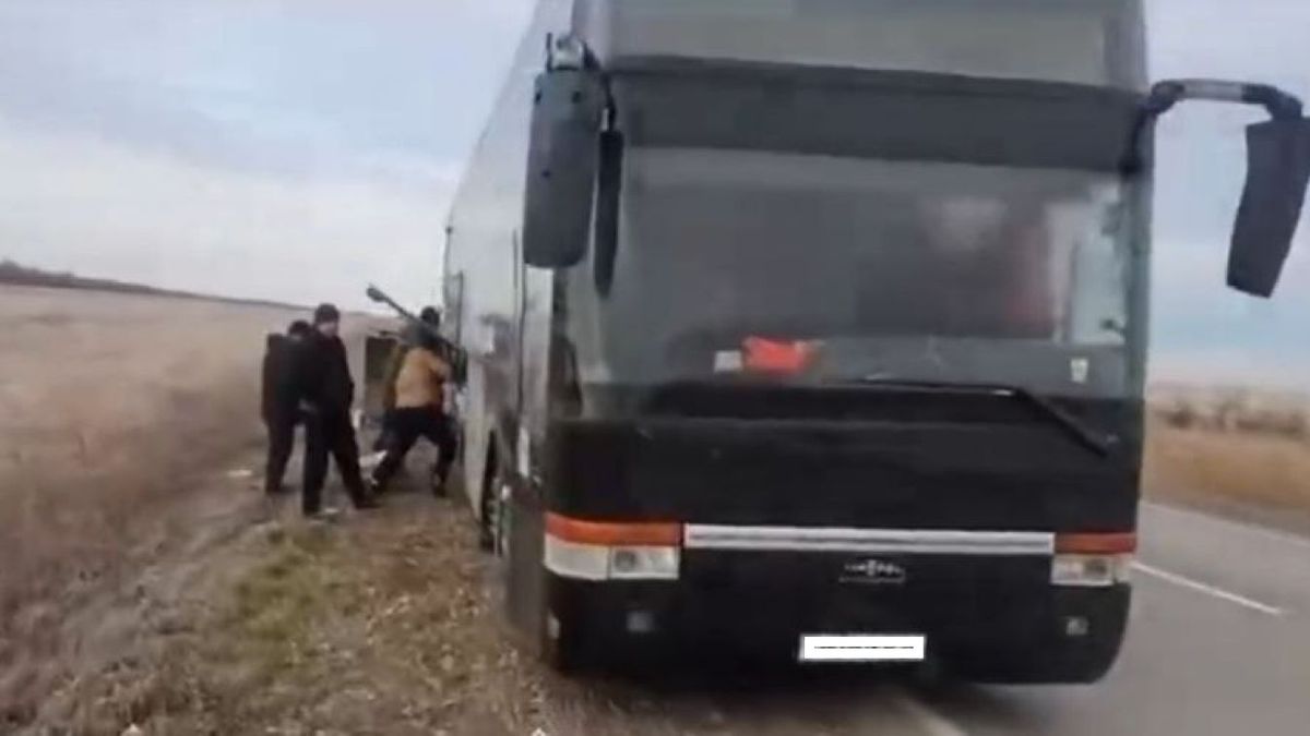 Автобус с иностранцами