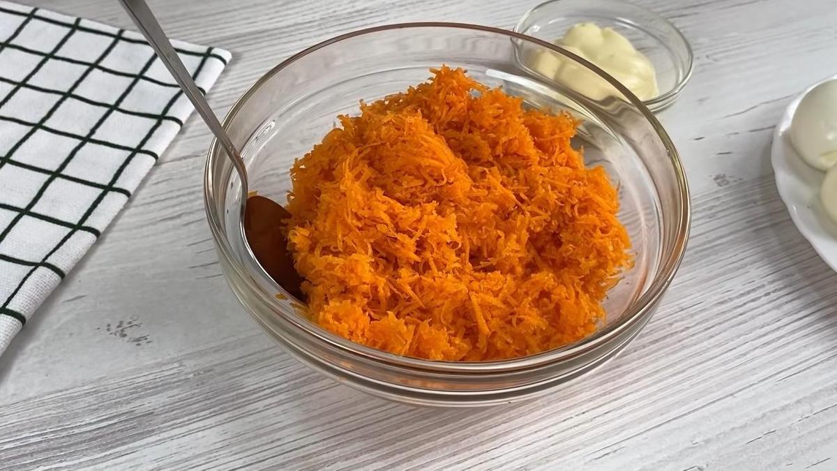 Мелко натертая морковь