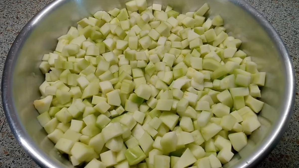 Нарезка кабачков для варенья