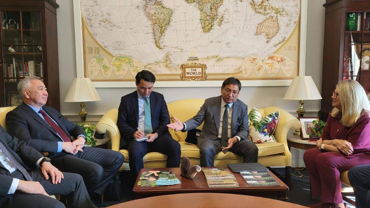 Серик Жумангарин и Ерболат Досаев на встрече в США