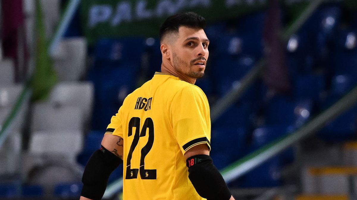 Казахстанский футзалист Лео Игита