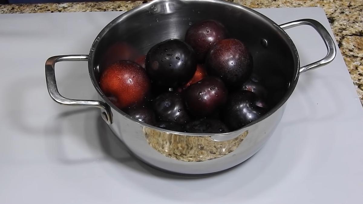 Вымытые сливы