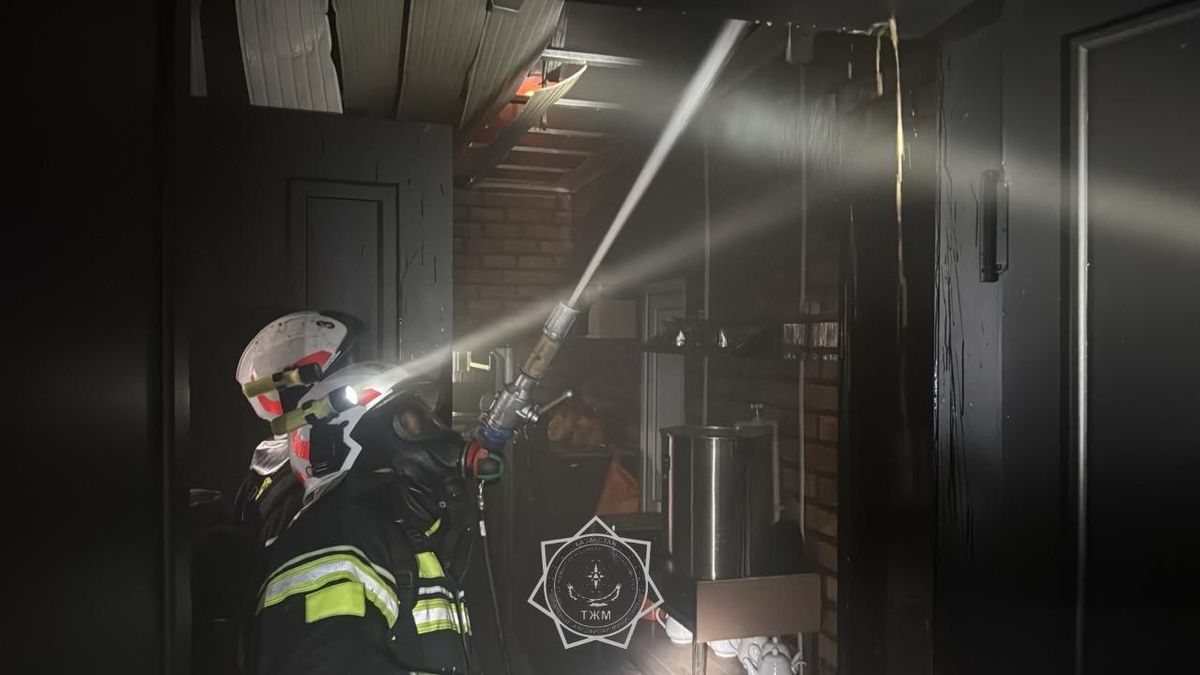 Пожар в кафе в Шымкенте