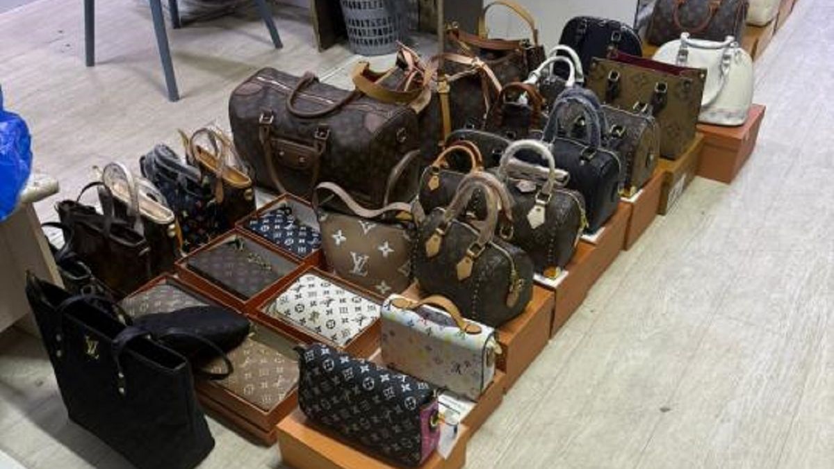 Подделки Louis Vuitton низкого качества нашли в Алматы