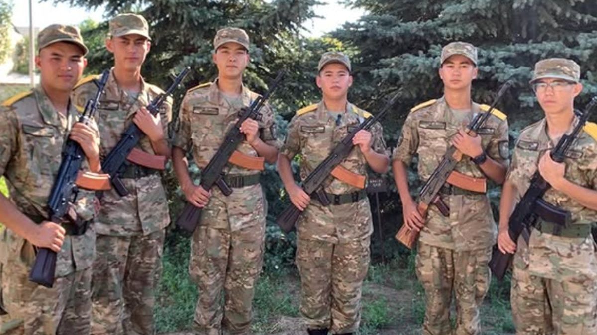 Сарбаздар