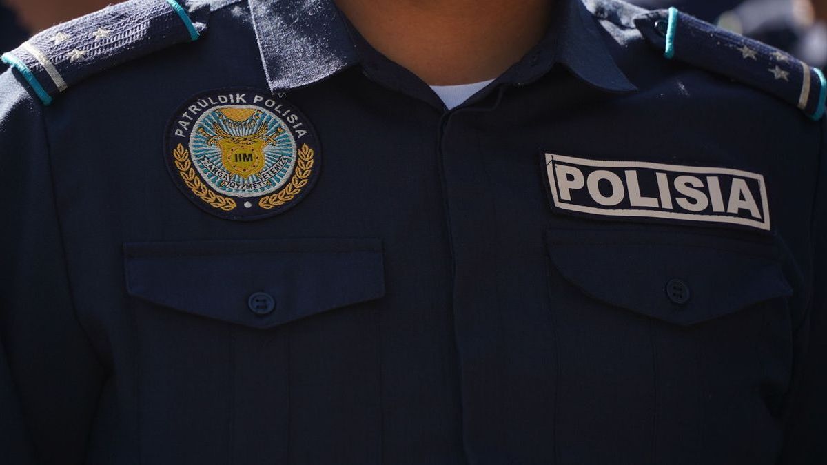 полиция қызметкері