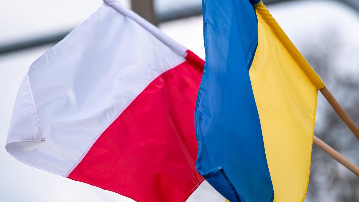 Флаги Польши и Украины Флаги Польши и Украины