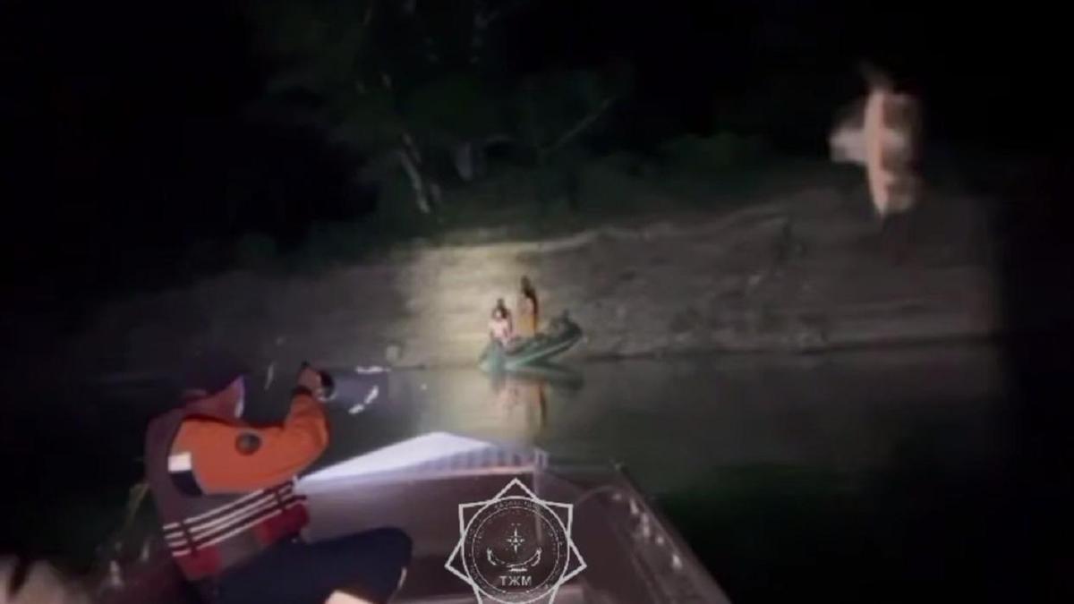 Спасатели на воде Спасатели на воде