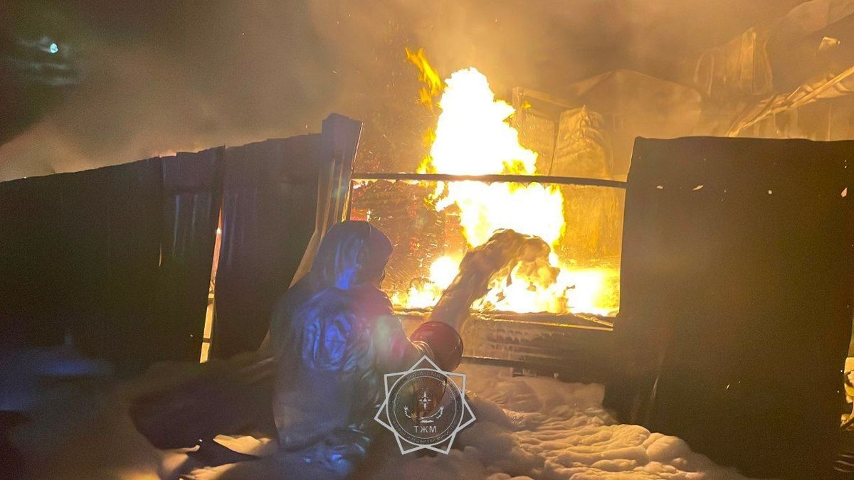 Пожар на автомойке в Семее