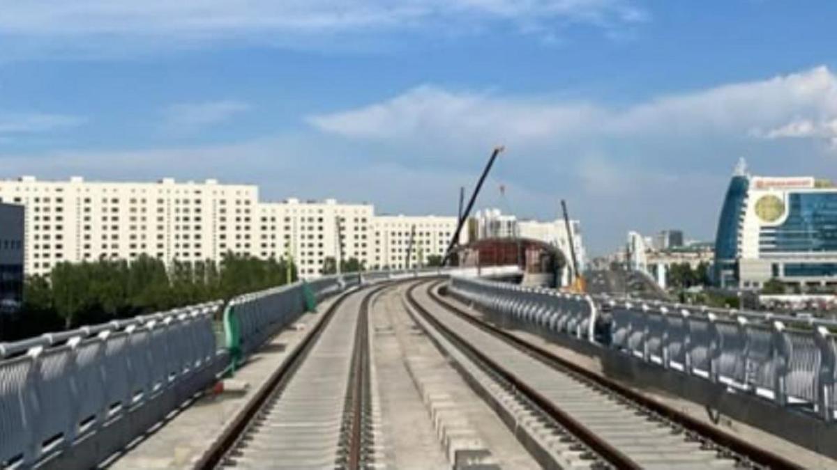 Рельсы LRT в Астане Рельсы LRT в Астане