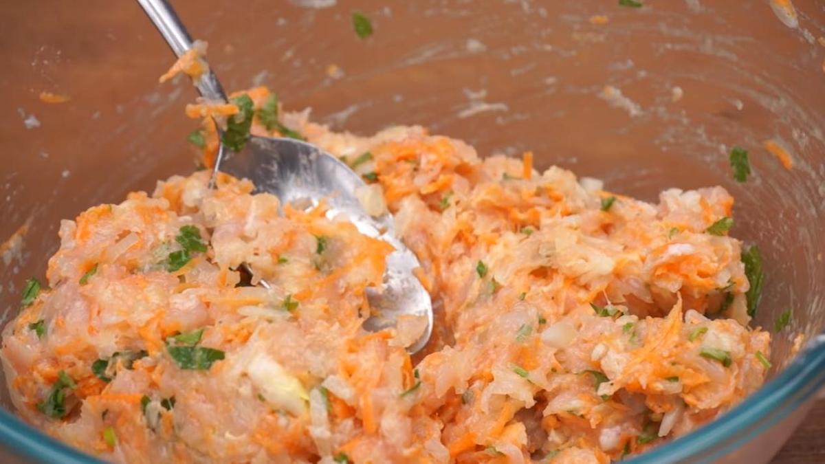 Куриные котлеты с морковью и луком: пошаговый рецепт