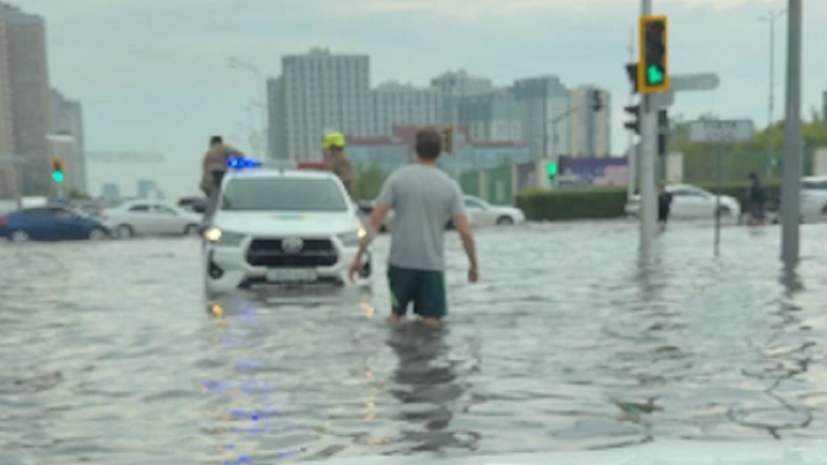 Машины в воде