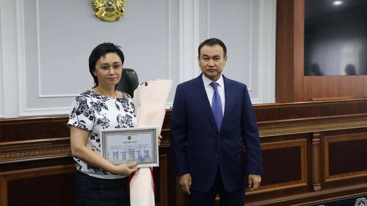 Награждение Айжан Кульбаевой Награждение Айжан Кульбаевой