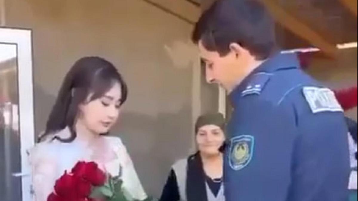 Полицей қалыңдығына сөз салуының сәті Полицей қалыңдығына сөз салуының сәті