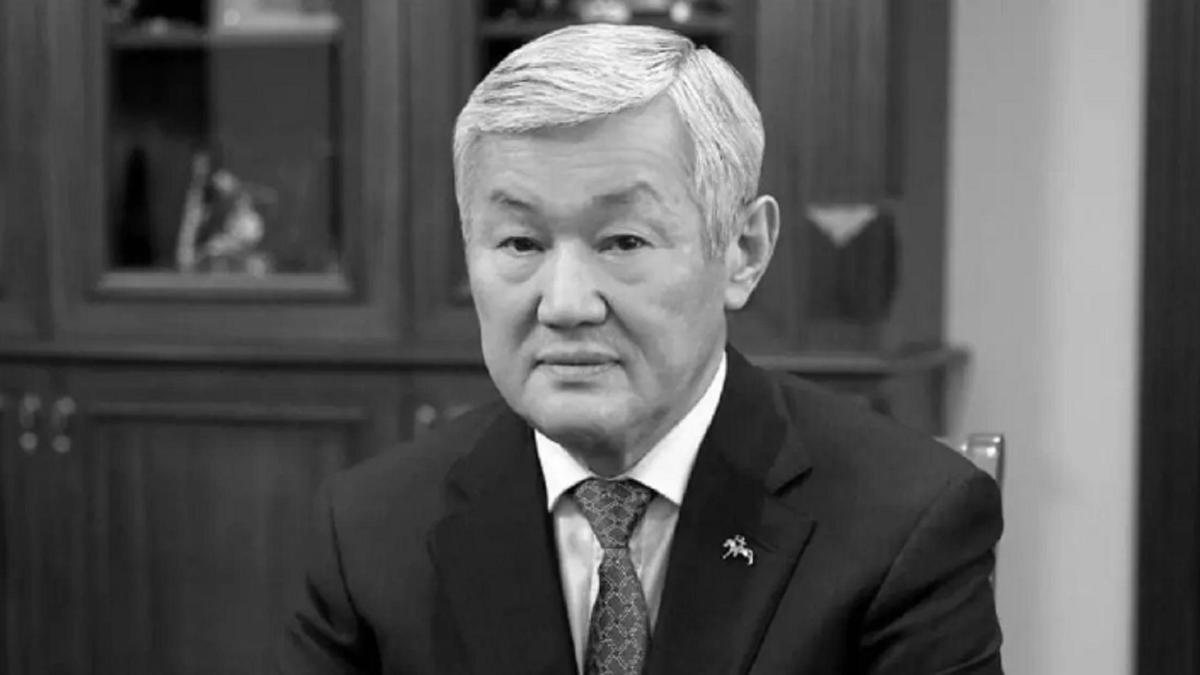 Бердібек Сапарбаев Бердібек Сапарбаев