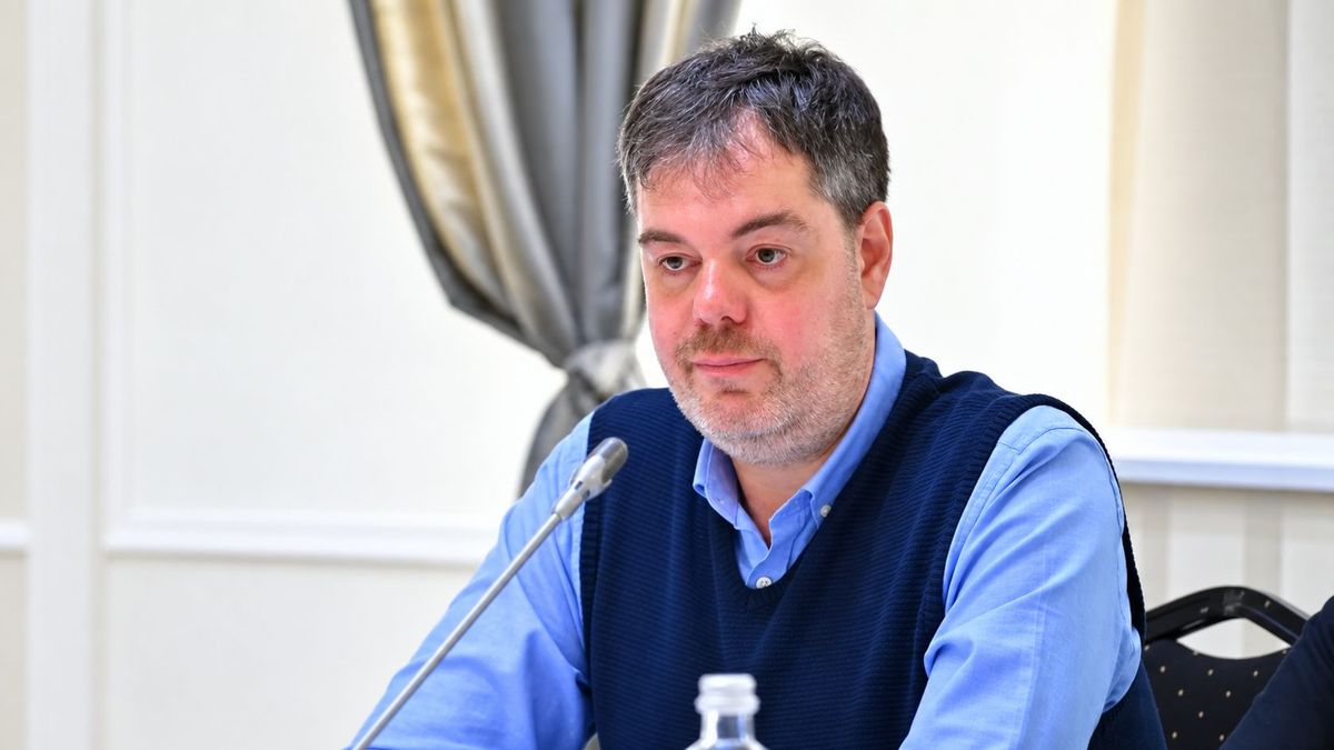 Андрей Чеботарев