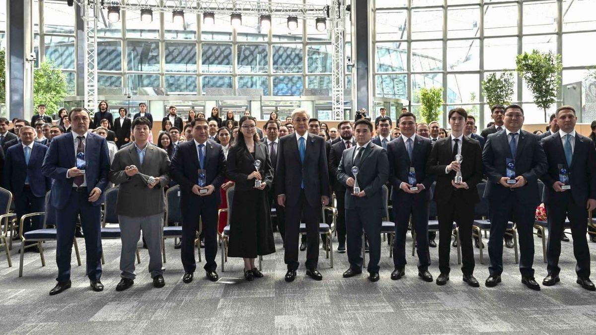 Токаев наградил победителей конкурса в сфере ИИ