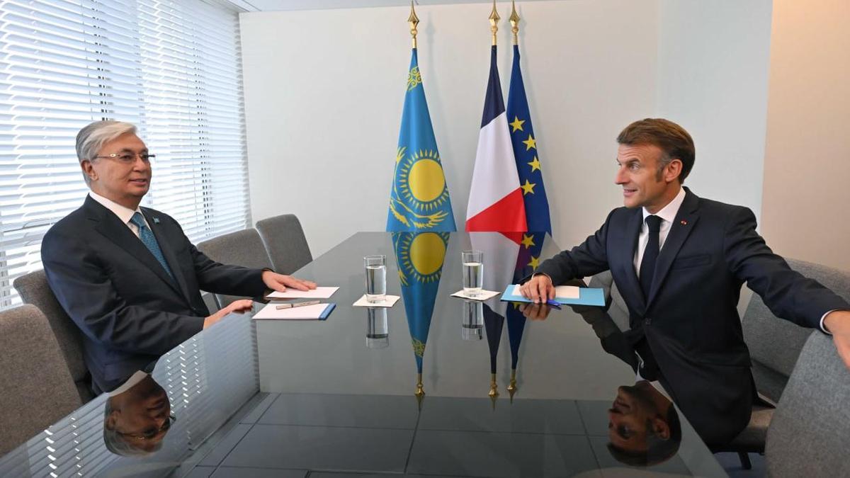 Тоқаевтың Эмманюэль Макронмен кездескен сәті