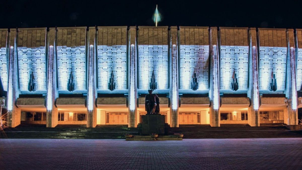 Казахский национальный театр драмы имени М. Ауэзова