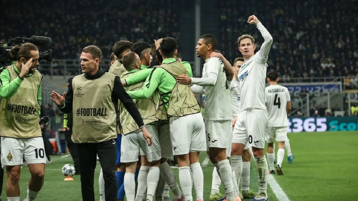 Футболисты "Кайрата" во время матча с "Интером"