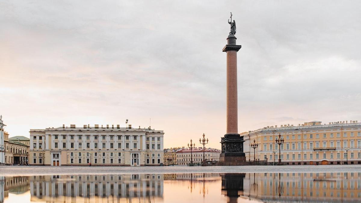 Площадь в Санкт-Петербурге