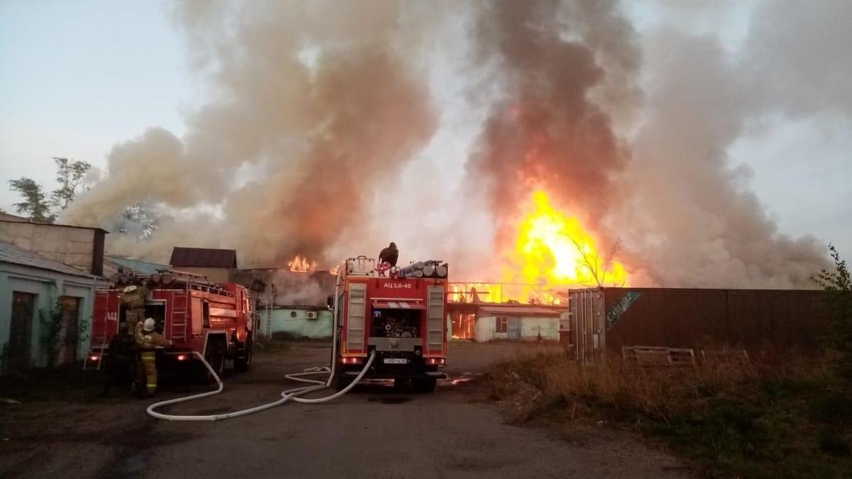 Пожар на рынке в Щучинске