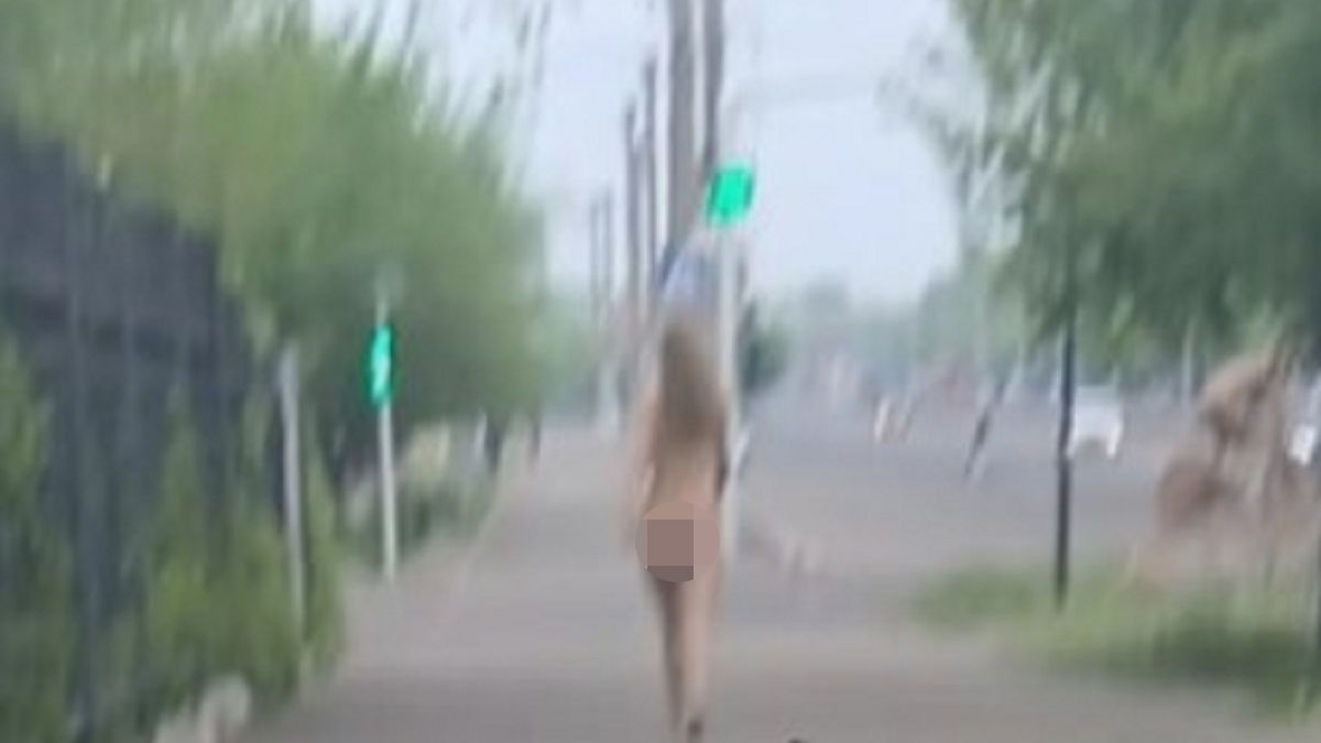 Голая девушка
