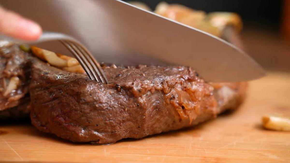 Нарезка запеченого мяса