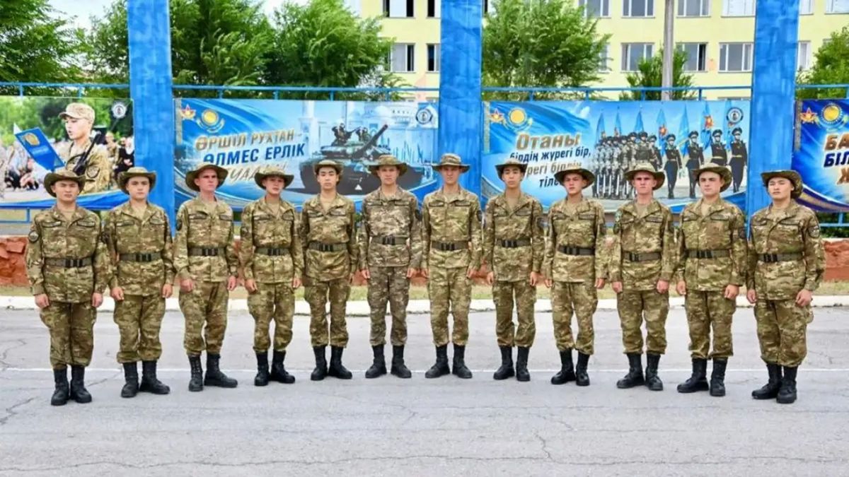 Егіз сарбаздар