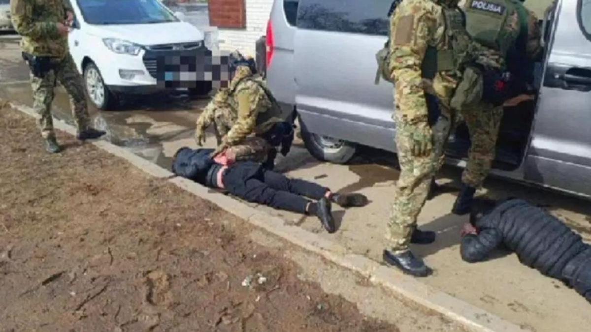 Күдіктілерді ұстау сәті Күдіктілерді ұстау сәті