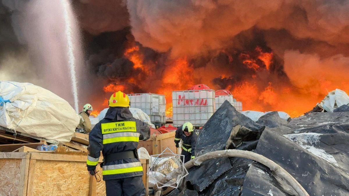 Пожар в цеху в Талдыкоргане Пожар в цеху в Талдыкоргане