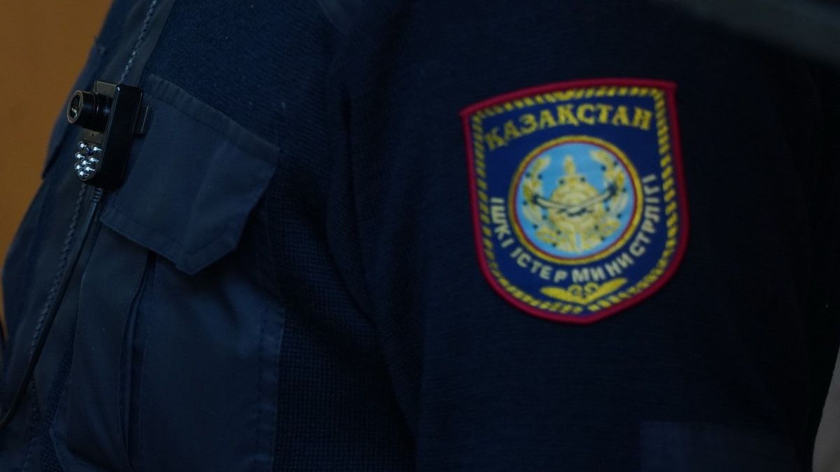 Полицейский в форме