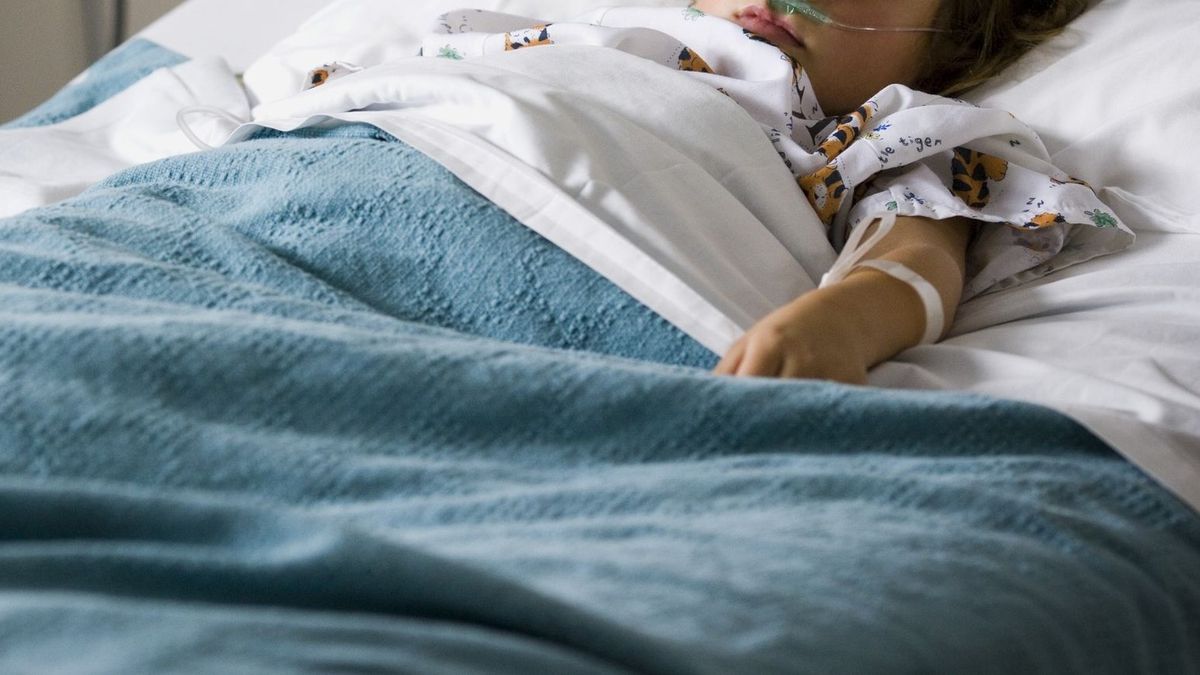 Девочка в больнице