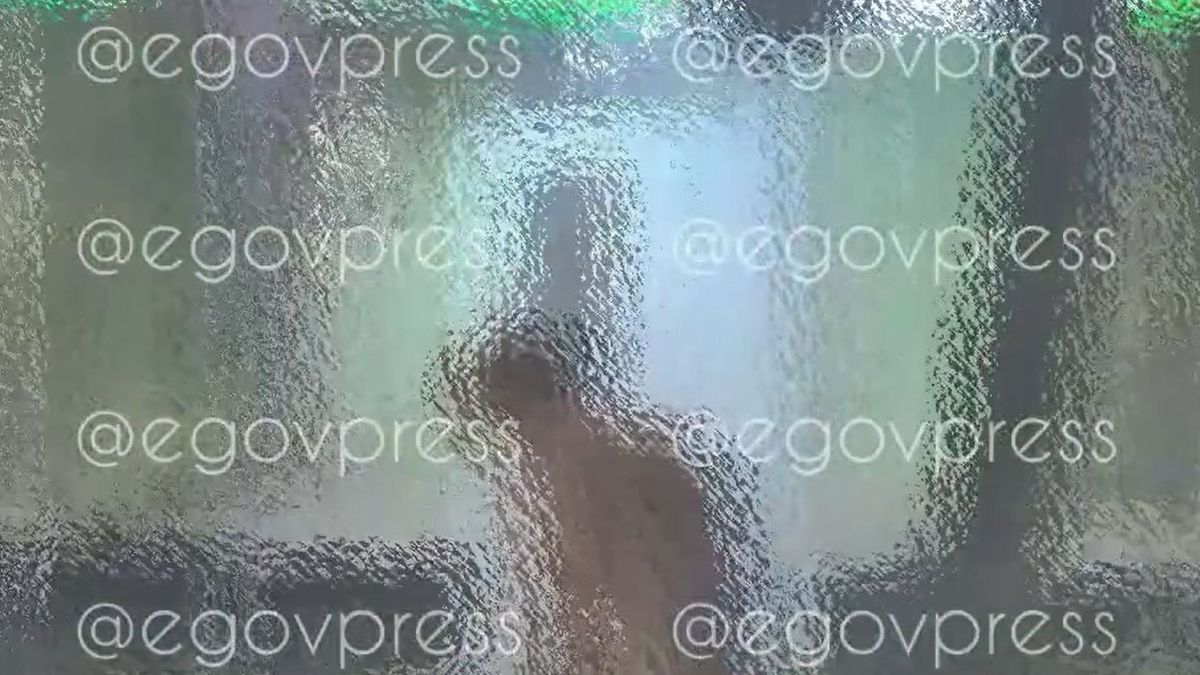 Голый мужчина