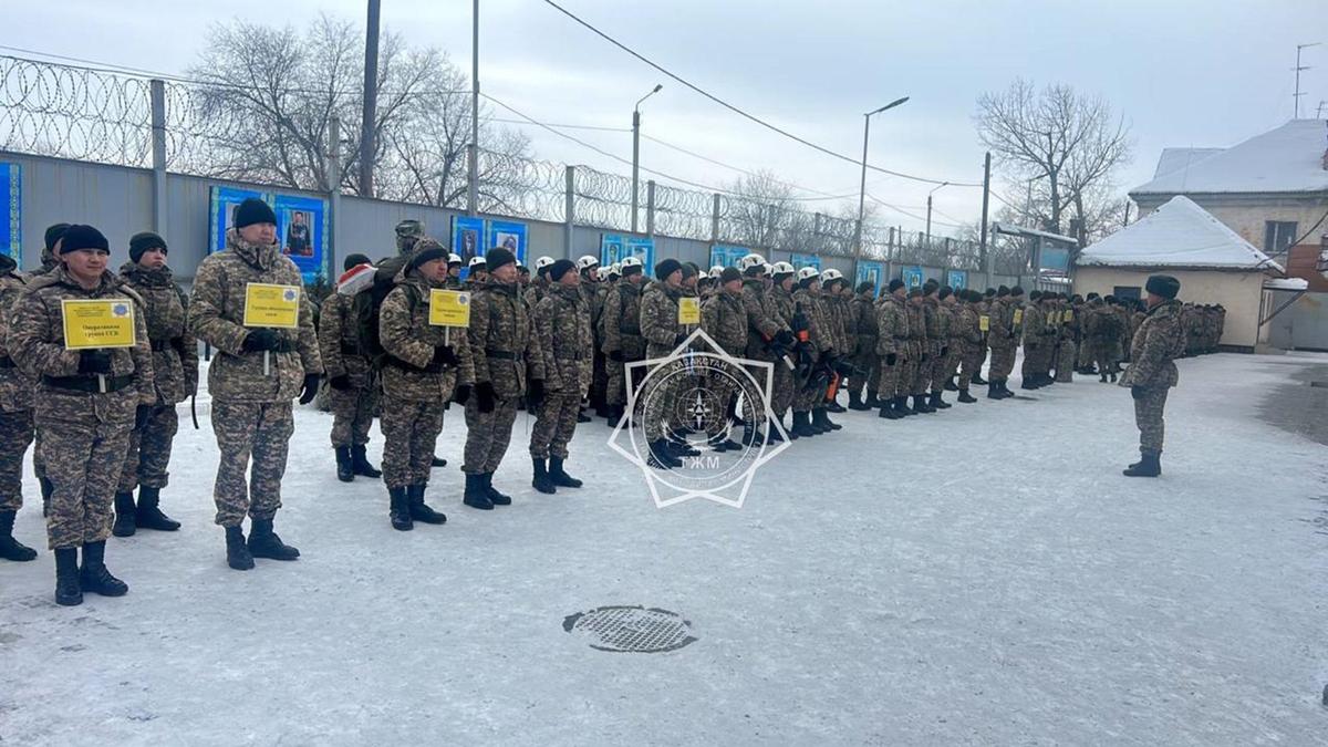 Жер сілкінісі кезінде дайындыққа келтірілген әскери қызметшілер