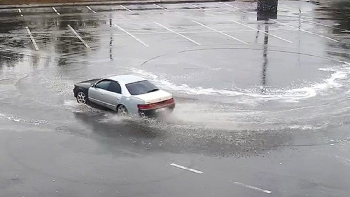 Автомобиль