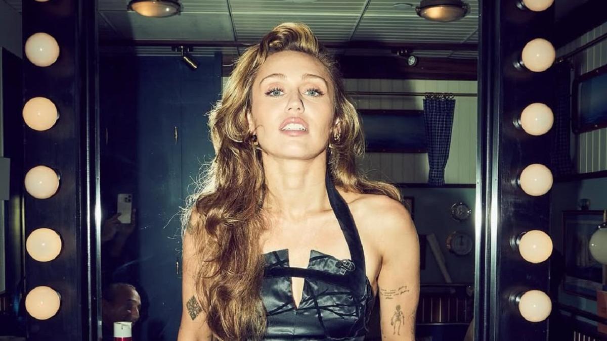 Майли Сайрус В Рекламе «Golden Lady»