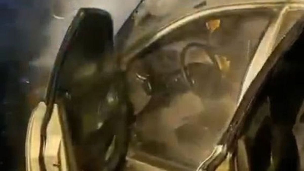 Тушат автомобиль