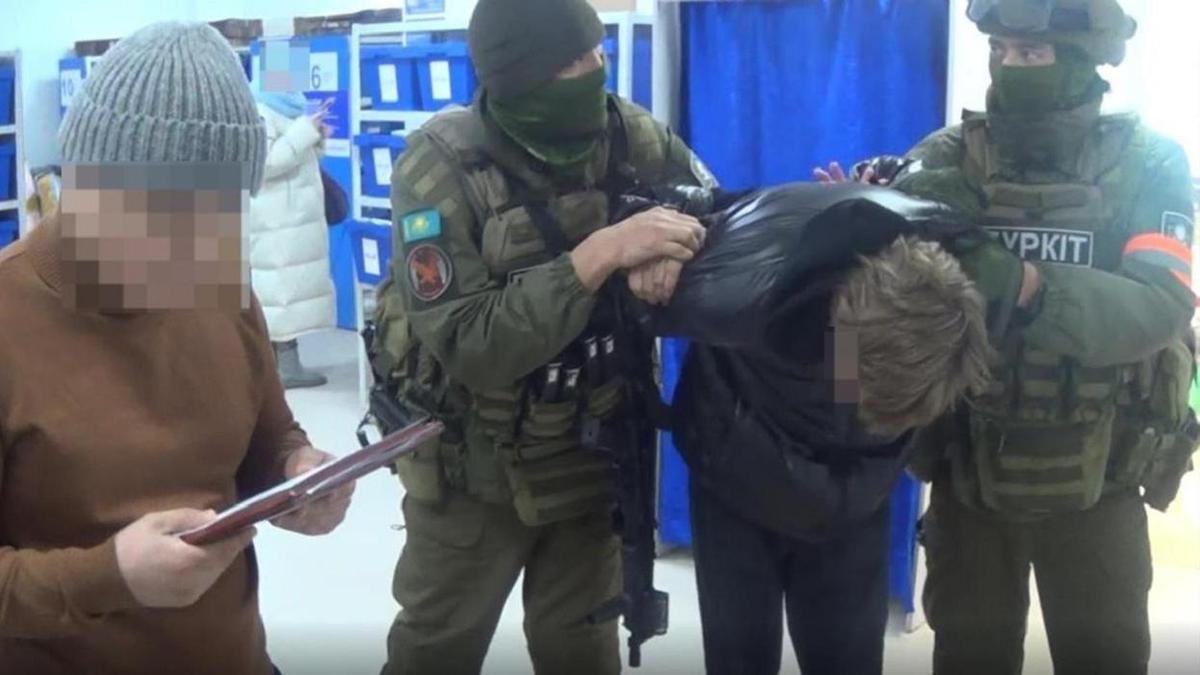 Задержанный мужчина Задержанный мужчина