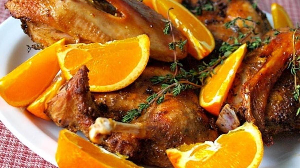 Утка с яблоками и апельсинами в рукаве NUR.KZ