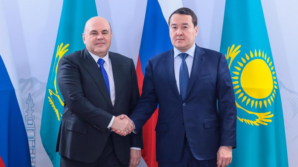 Әлихан Смайылов пен Михаил Мишустин Әлихан Смайылов пен Михаил Мишустин