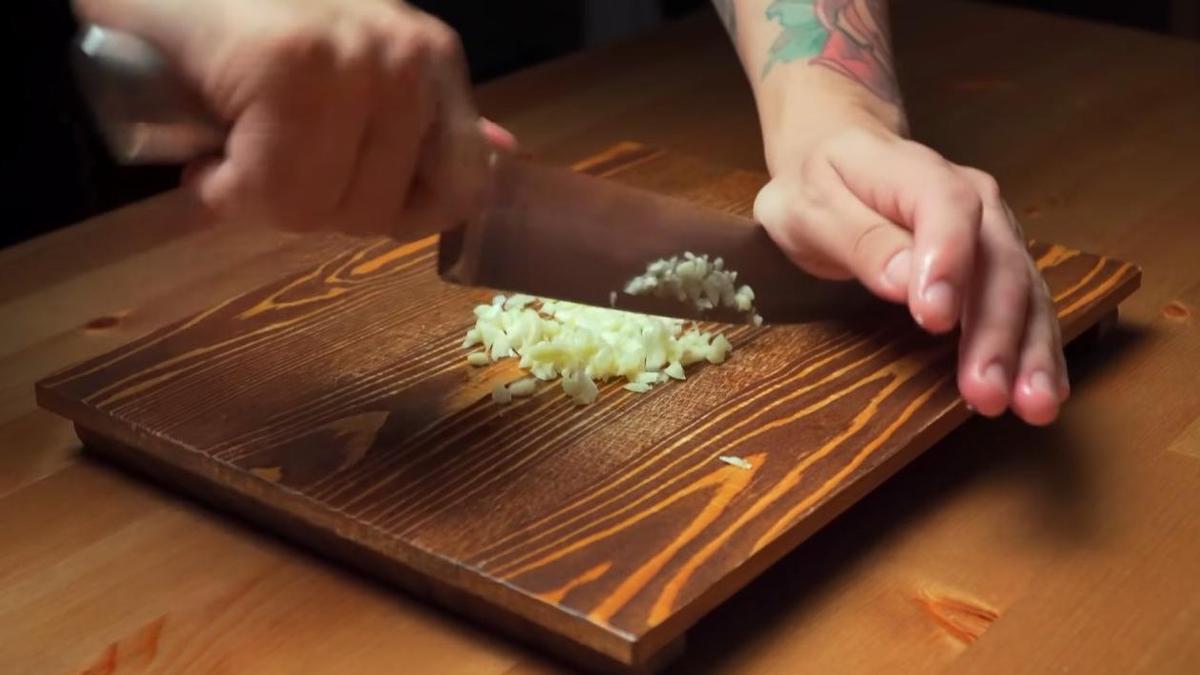 Нарезка чеснока