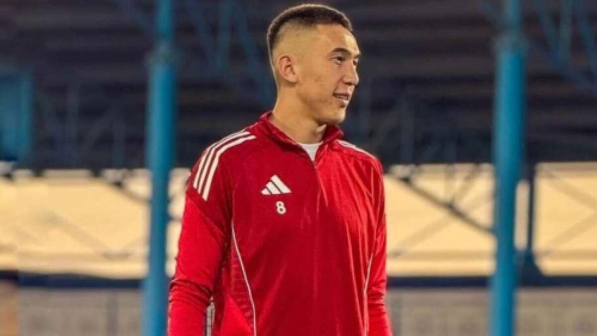 Полузащитник сборной Казахстана и ФК "Кайсар" Айбол Абикен